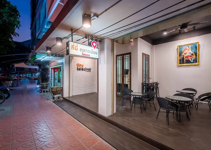Tiny Taladnoi Hostel กรุงเทพมหานคร